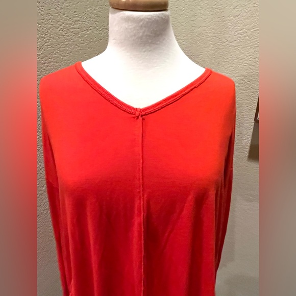 Free People Moonshine Tunic Top  Oversized T Shirt V Neck Coral Long Sleeve  XS - Picture 4 of 8